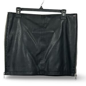 Obey Faux Leather Side Zipper Mini Skirt Size 30 Glam Punk Streetwear Neutral